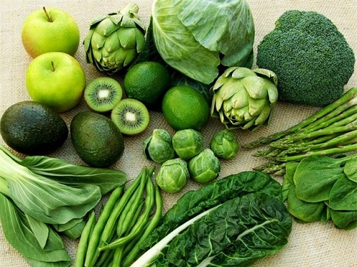 Ăn nhiều rau xanh giúp hệ tiêu hóa hoạt động tốt hơn